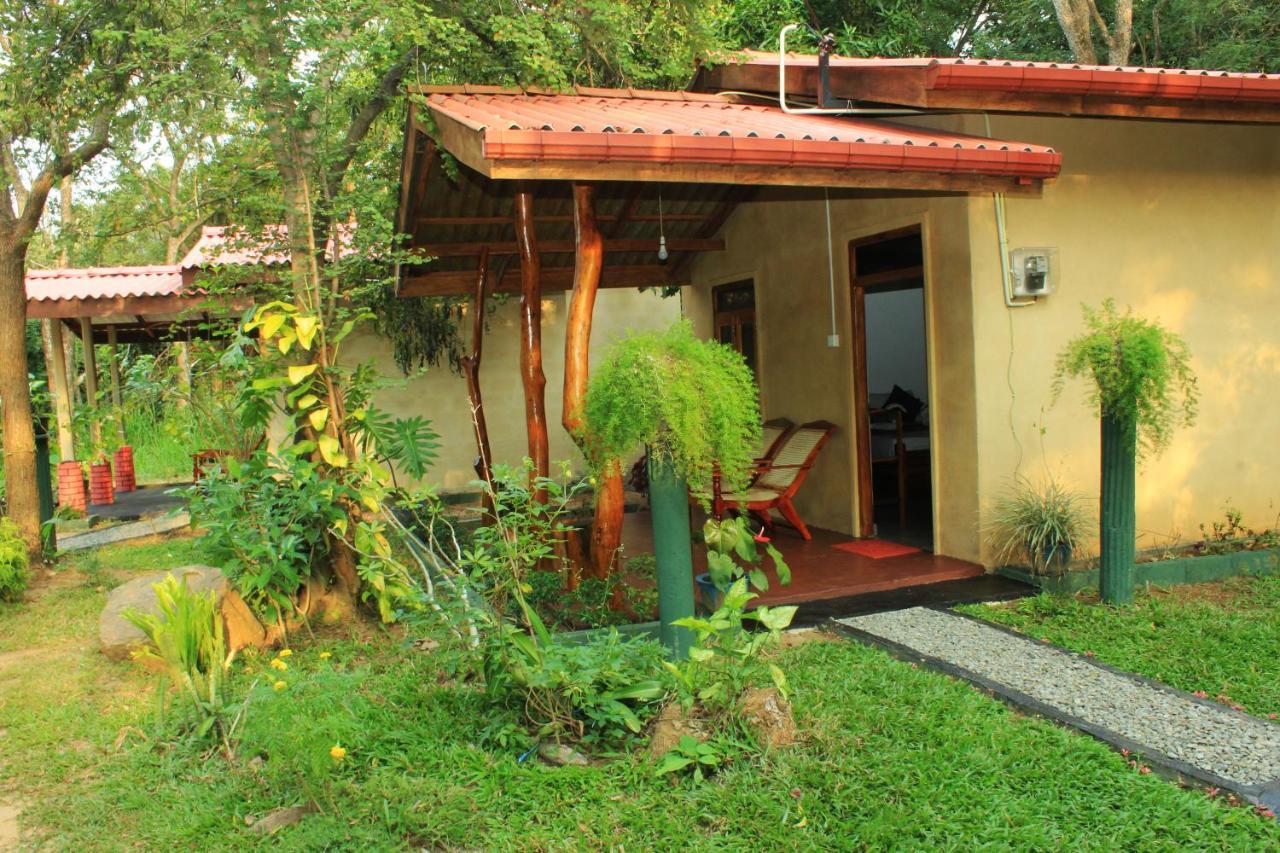 Joshua'S Cottage Сигирия Екстериор снимка