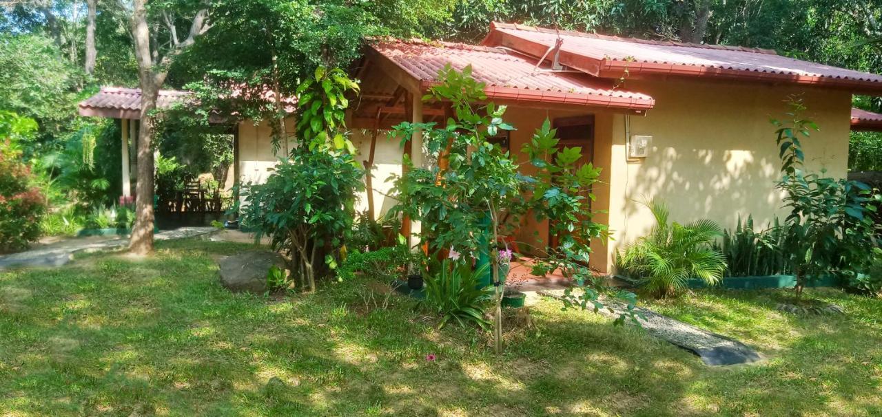 Joshua'S Cottage Сигирия Екстериор снимка